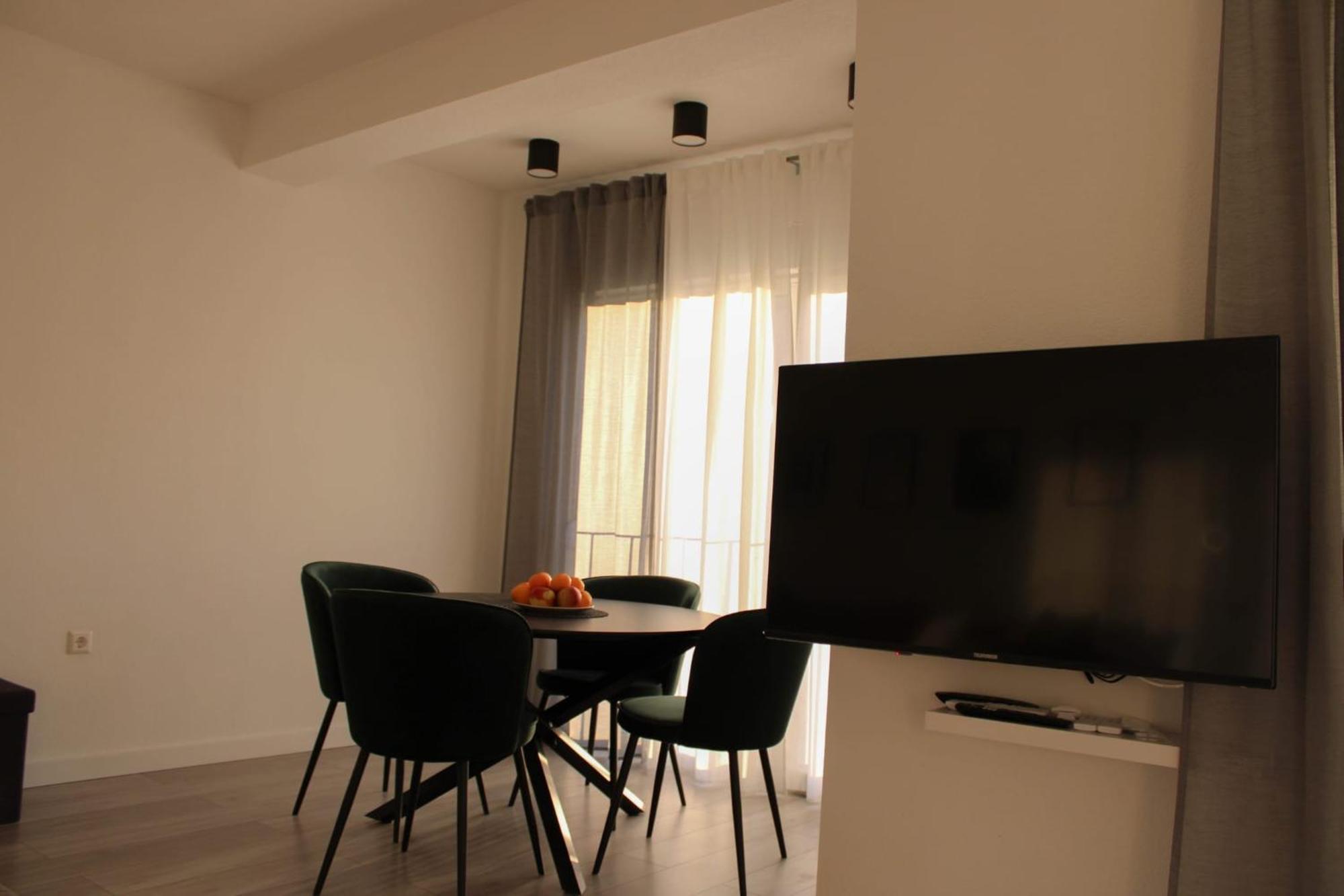 Apartment Merry - Free Garage & Parking Mostar Exteriör bild