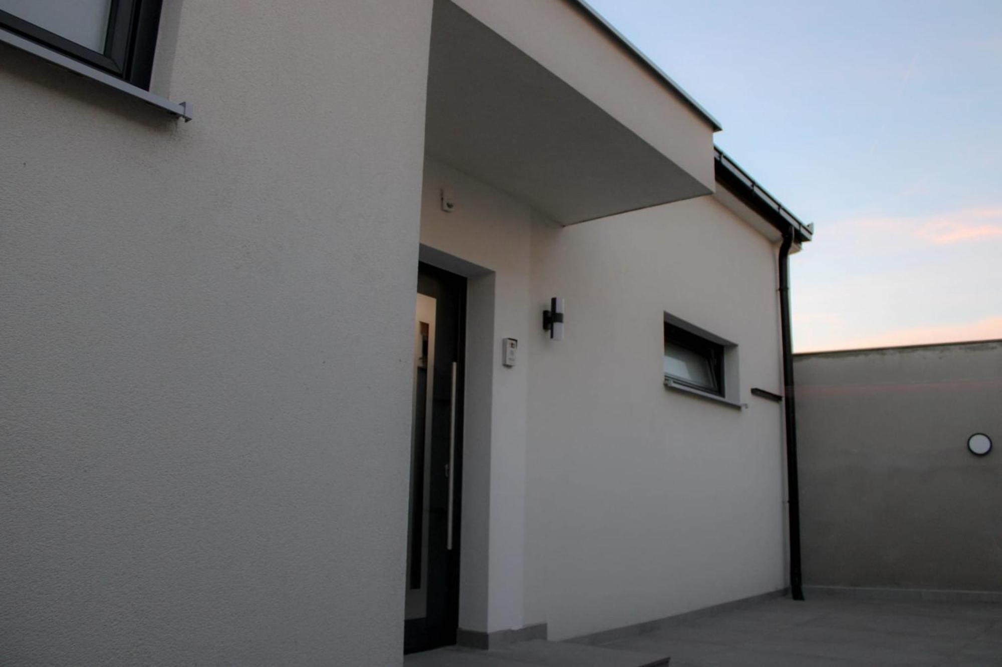 Apartment Merry - Free Garage & Parking Mostar Exteriör bild
