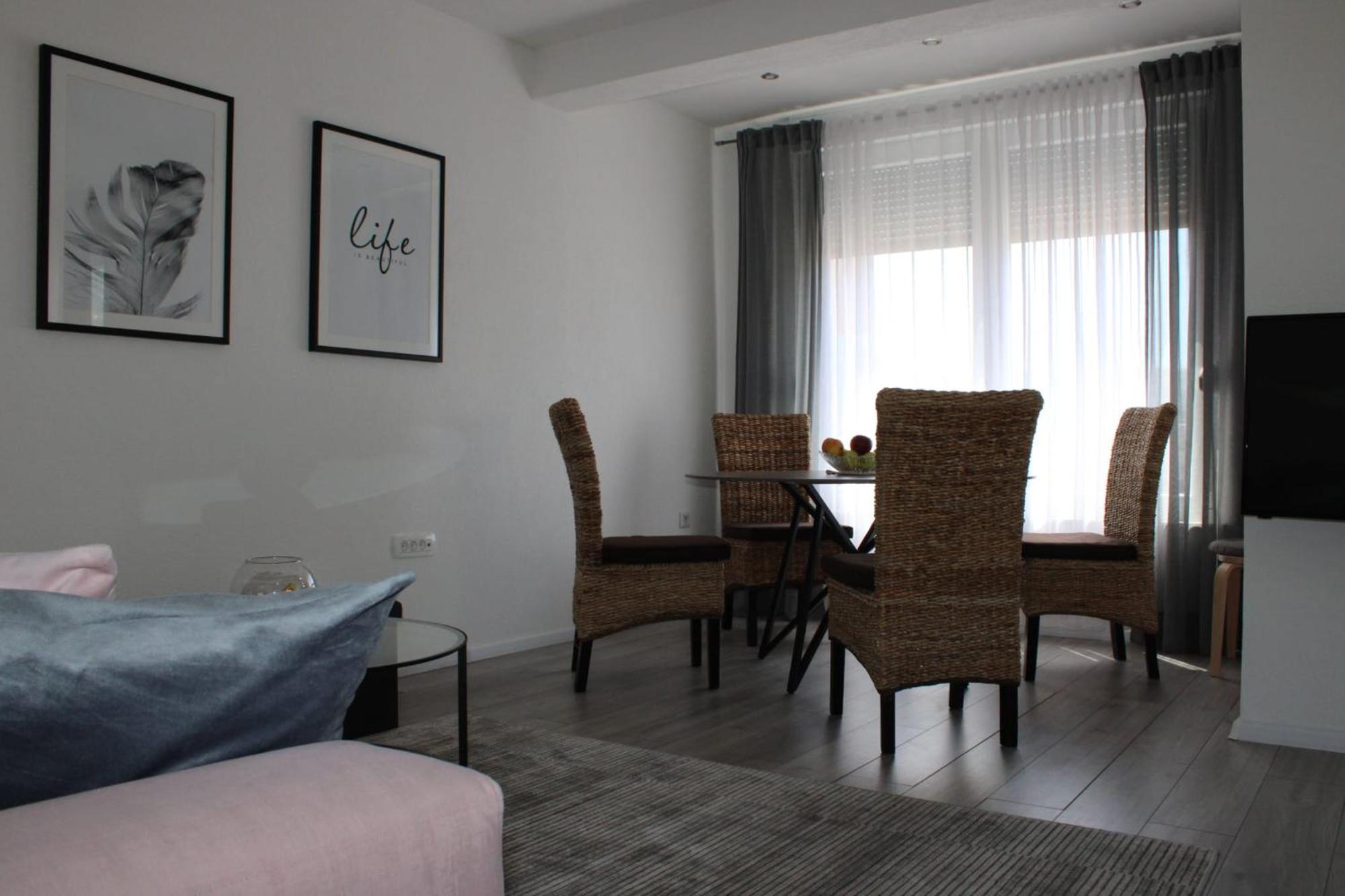 Apartment Merry - Free Garage & Parking Mostar Exteriör bild