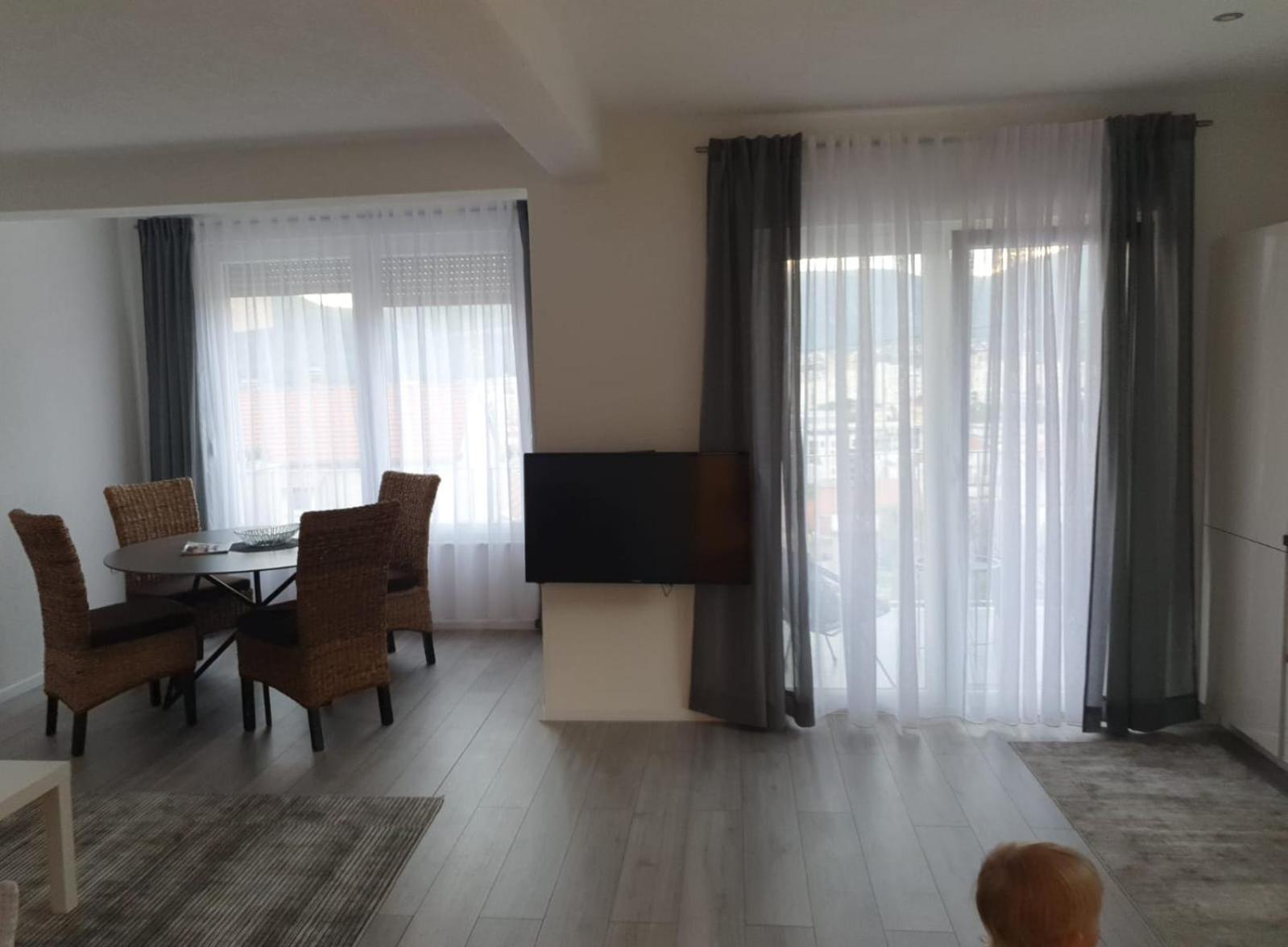 Apartment Merry - Free Garage & Parking Mostar Exteriör bild