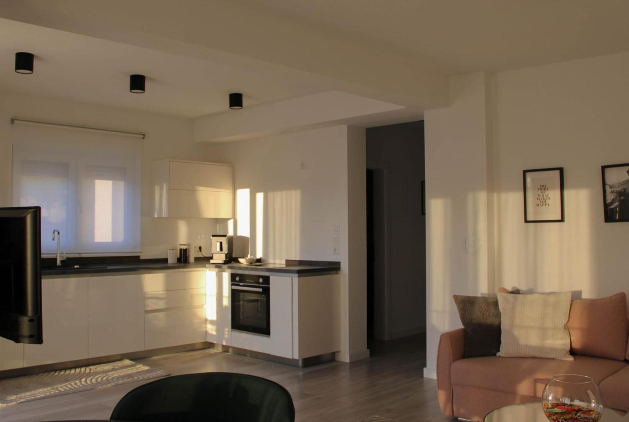 Apartment Merry - Free Garage & Parking Mostar Exteriör bild